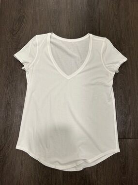Lululemon Love V-Neck Short Sleeve Tee - size 6